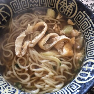 油揚げと炒り卵、セロリの醤油ラーメン